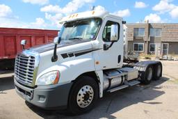 *** 2009 Freightliner Cascadia Day Cab Semi Tractor, SmartShift Trans, Mercedes Engine
