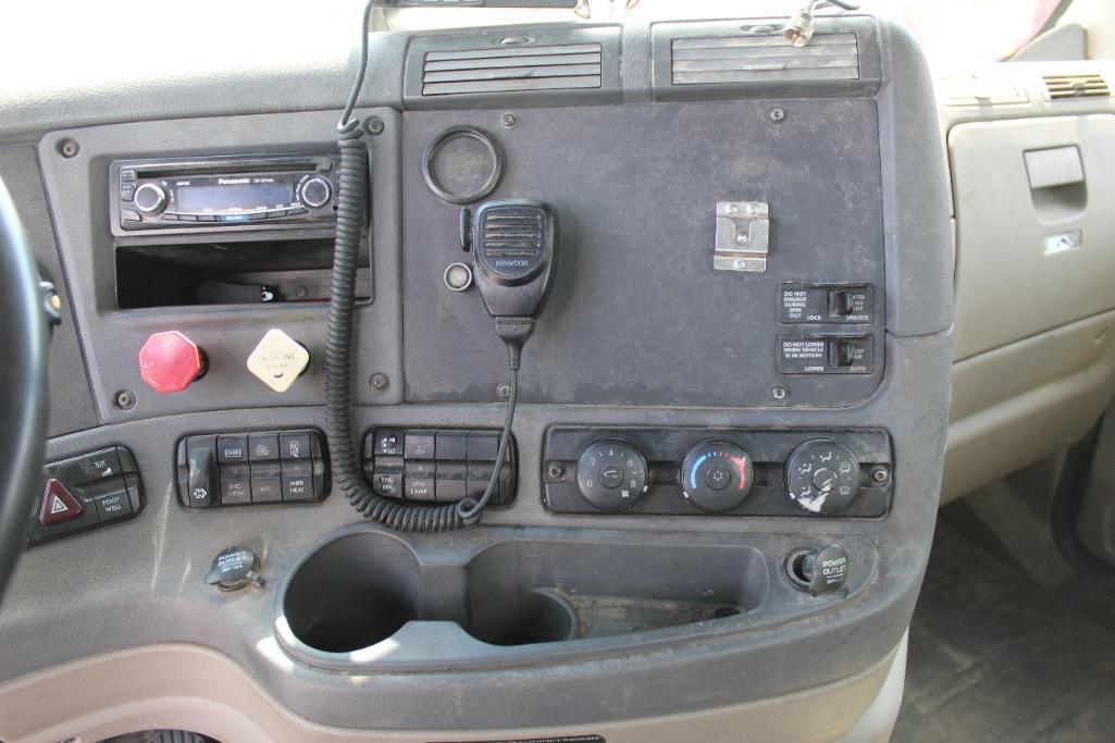 *** 2009 Freightliner Cascadia Day Cab Semi Tractor, SmartShift Trans, Mercedes Engine