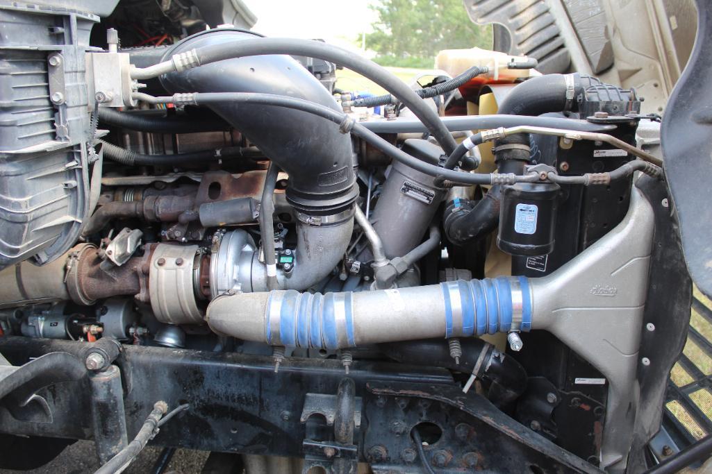 *** 2009 Freightliner Cascadia Day Cab Semi Tractor, SmartShift Trans, Mercedes Engine
