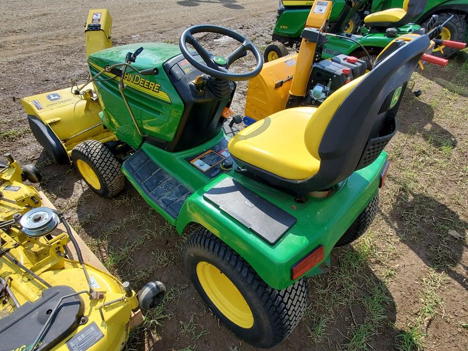 John Deere GX345 Lawn And Garden Tractor With 407.2 Hours