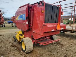 2011 New Holland BR7060 Round Baler