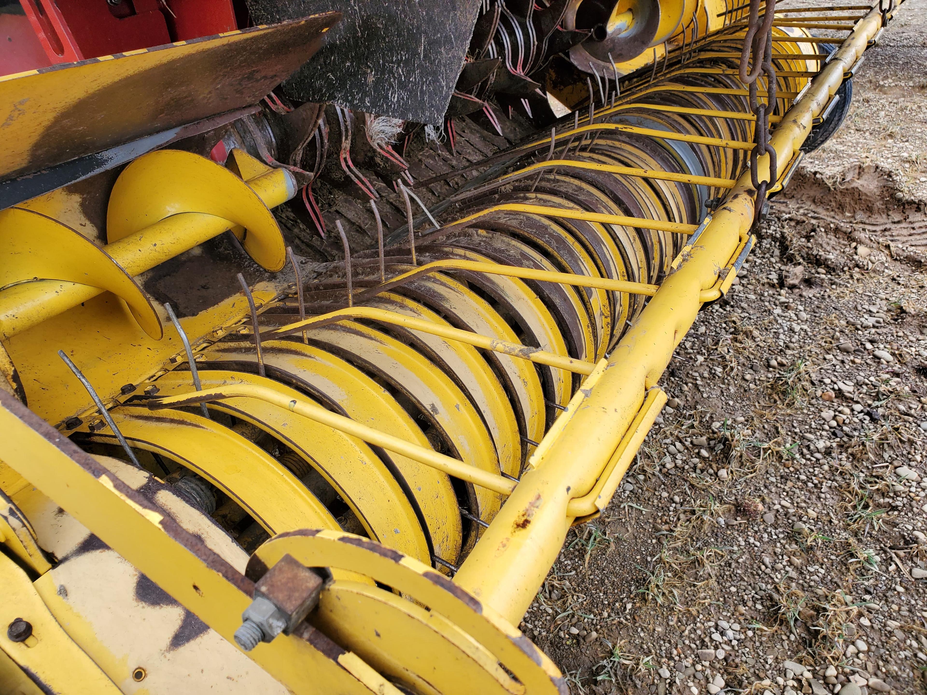 2011 New Holland BR7060 Round Baler