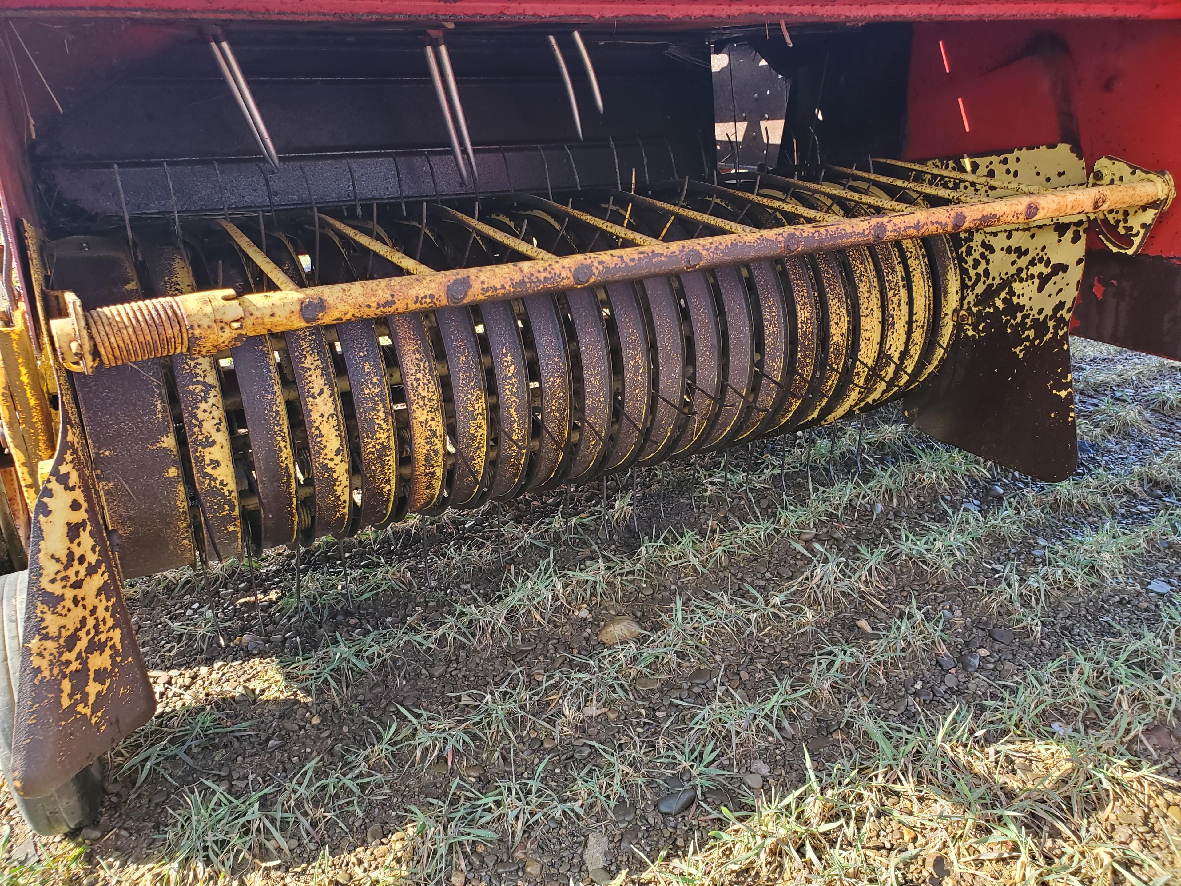 New Holland 273 Baler with Model 70 Thrower