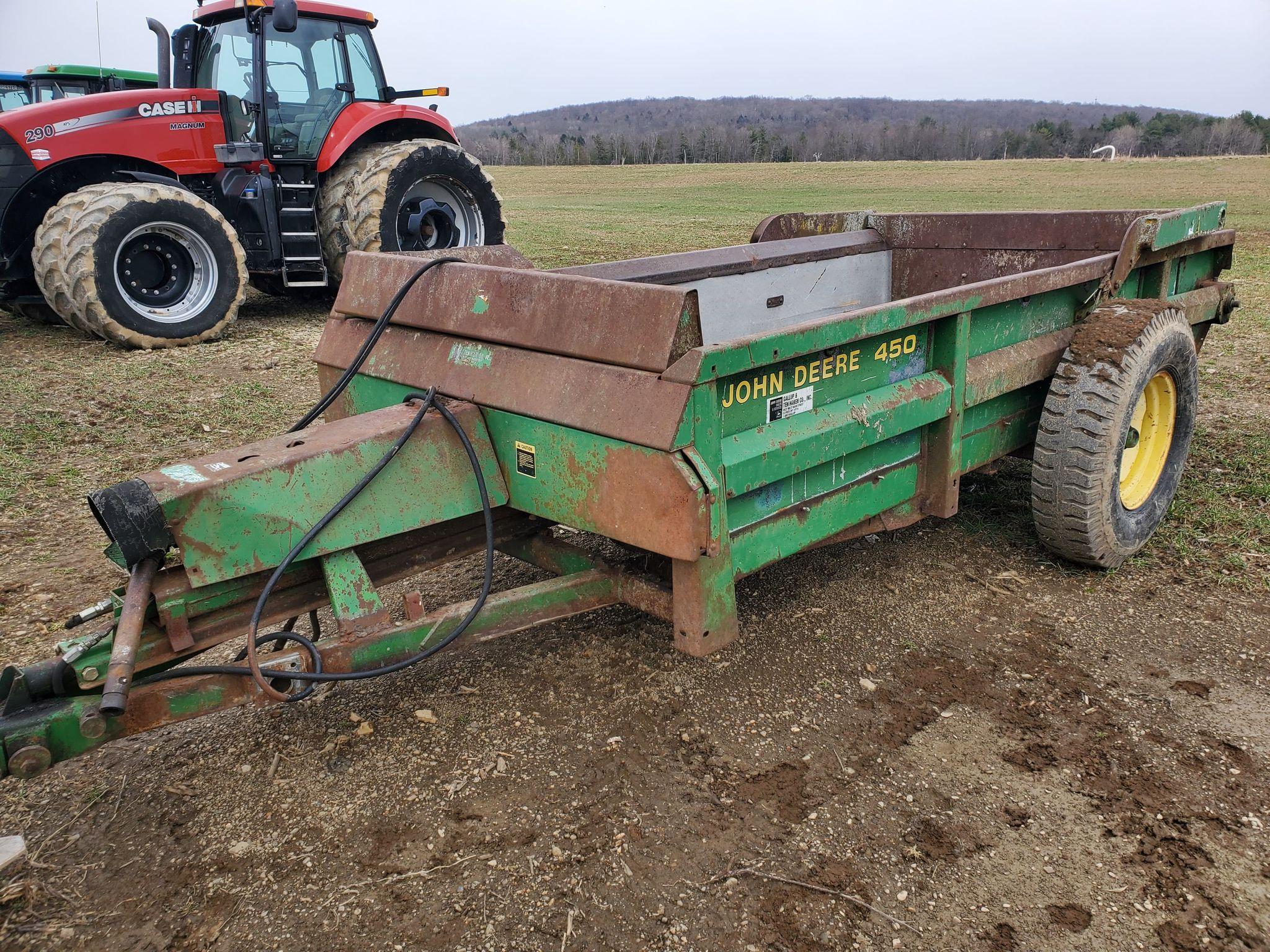 JD 450 Hydra Push Manure Spreader with Hydraulic Endgate