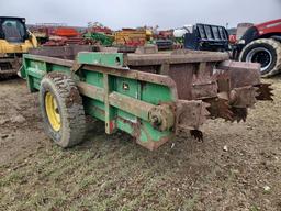 JD 450 Hydra Push Manure Spreader with Hydraulic Endgate