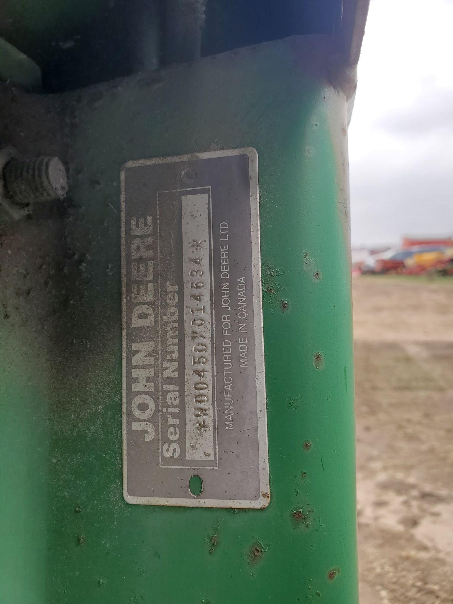 JD 450 Hydra Push Manure Spreader with Hydraulic Endgate