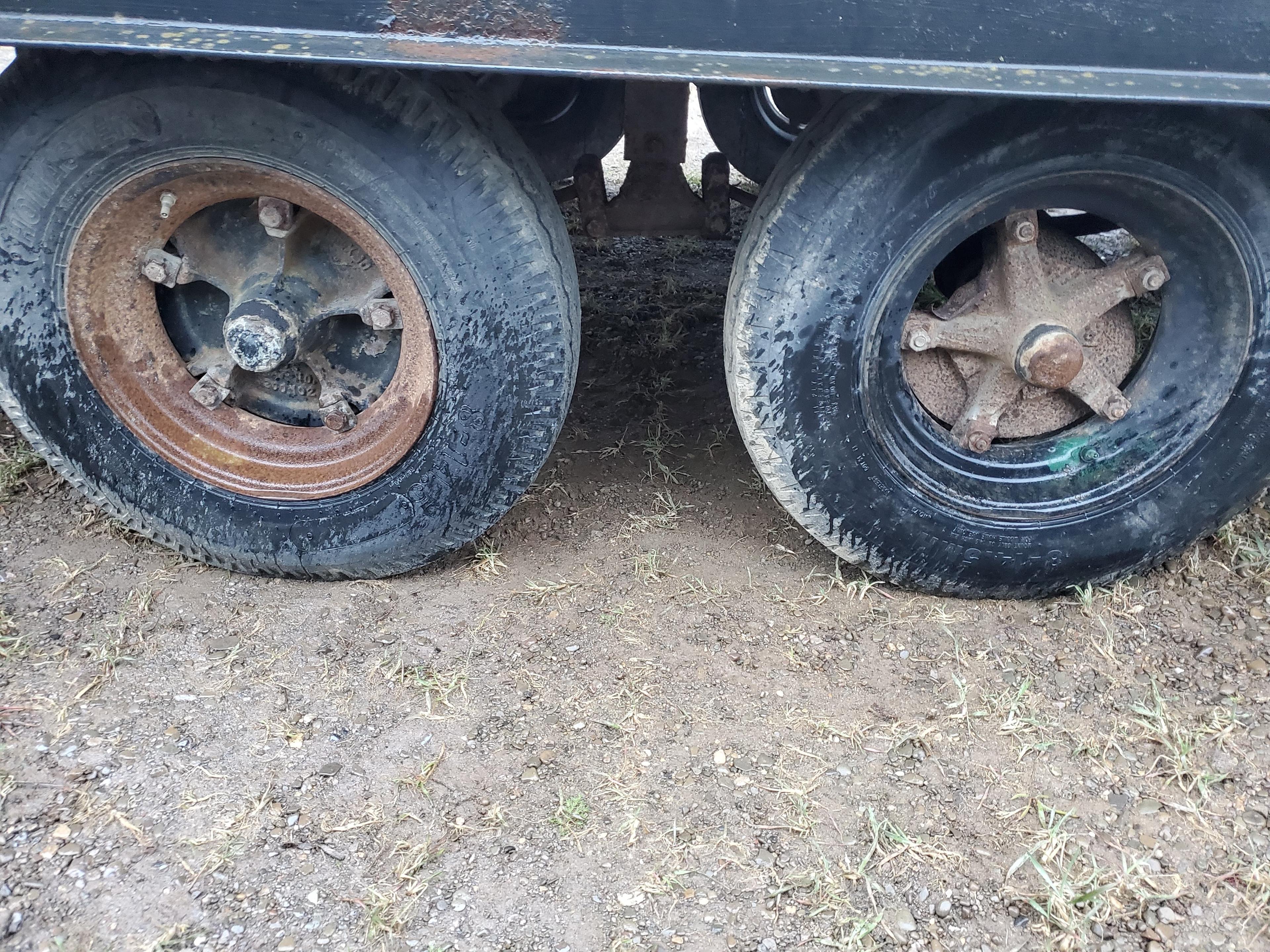 Wards 20' Bumper Hitch Deck Over Trailer With Pull Out Ramps