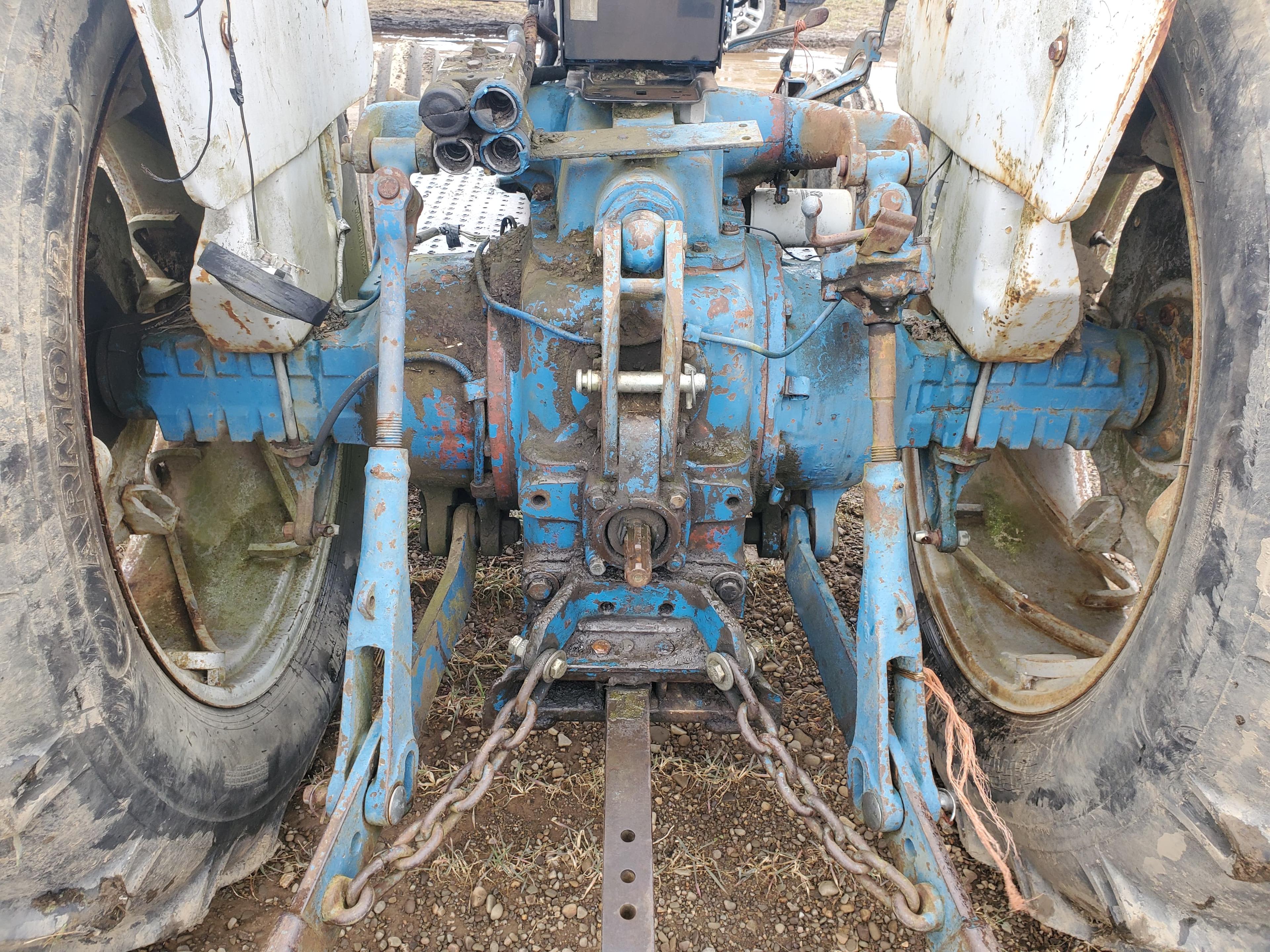 Ford 7600 2 Wheel Drive Open Station Tractor