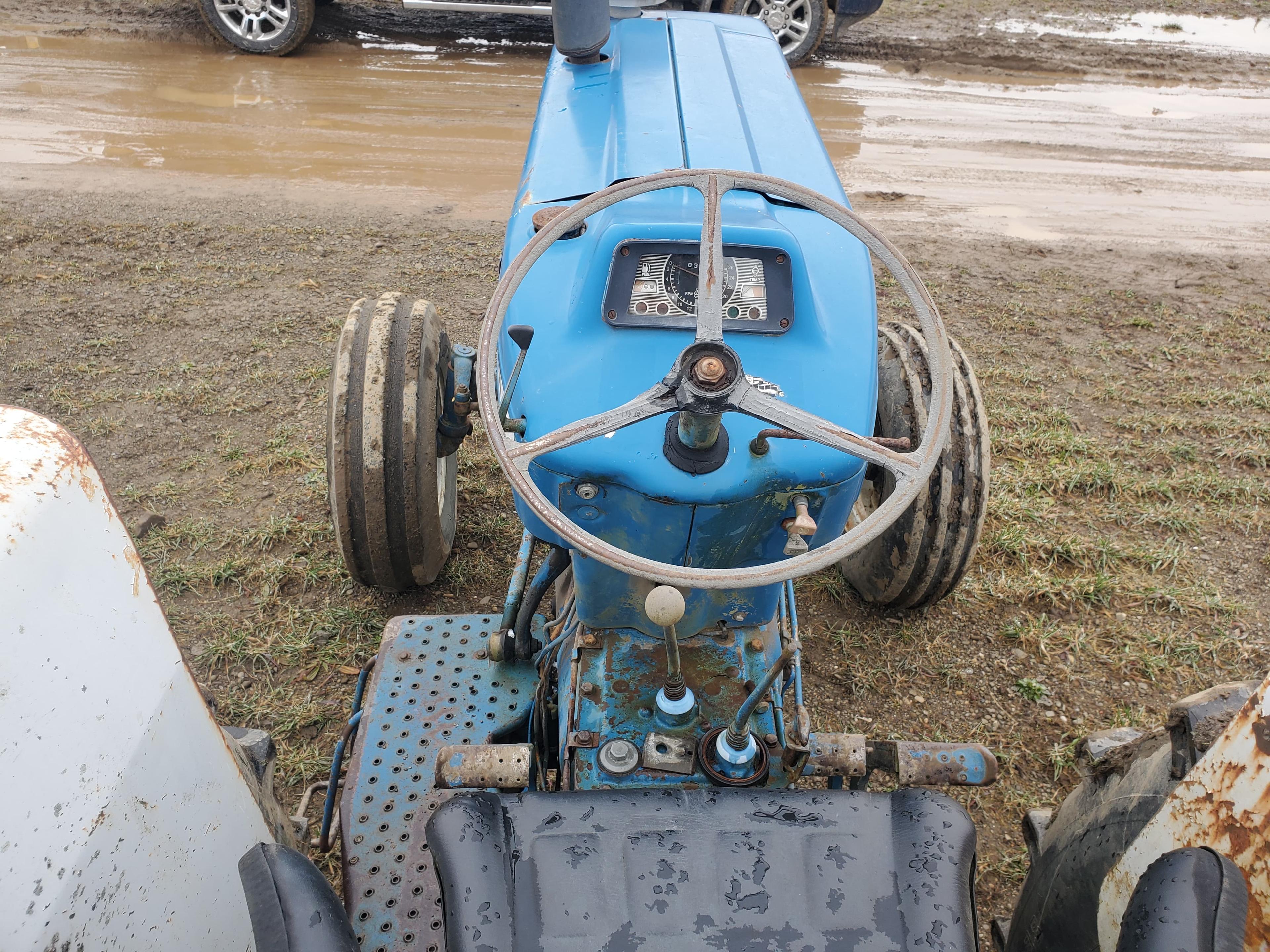 Ford 7600 2 Wheel Drive Open Station Tractor