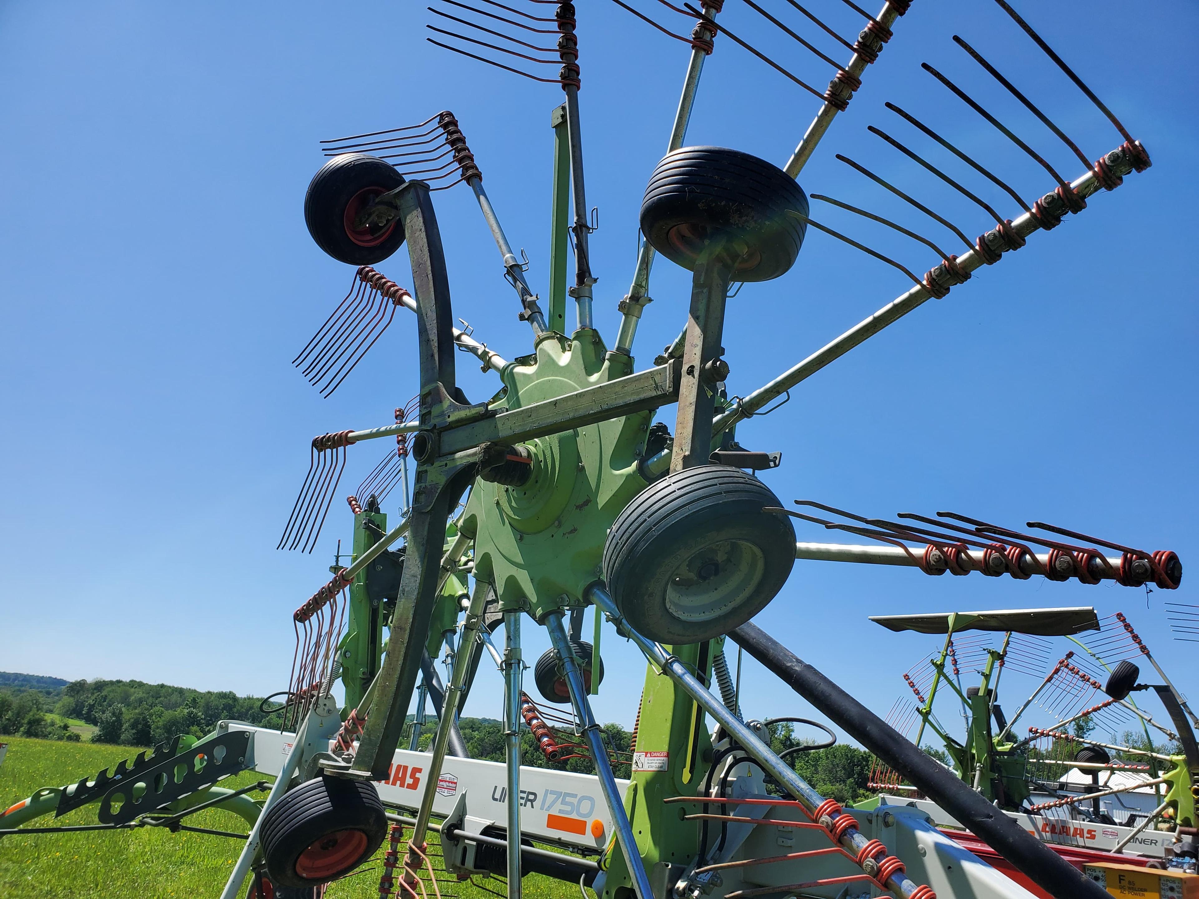 2013 Claas Liner 1750 Twin Rotor Hay Rake With 2 Point Hitch