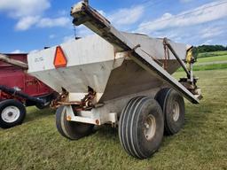 Tandem Axle Pull Type Approximately 5 Ton Fertilizer Spreader