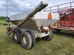 Tandem Axle Pull Type Approximately 5 Ton Fertilizer Spreader