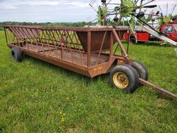 Pequea 520  20' Feeder Wagon