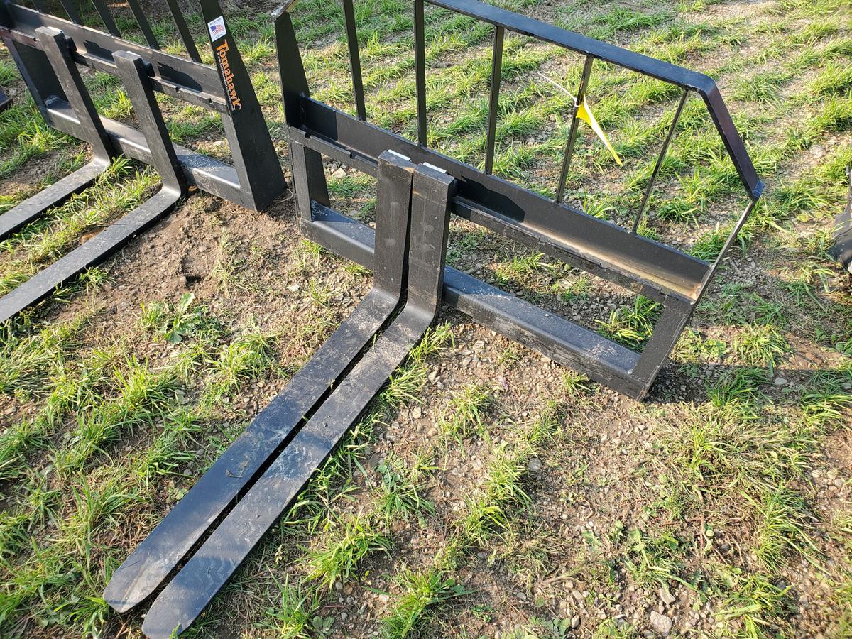 New Set Of Tomahawk Skid Steer 2800 Lb. 42" Pallet Forks