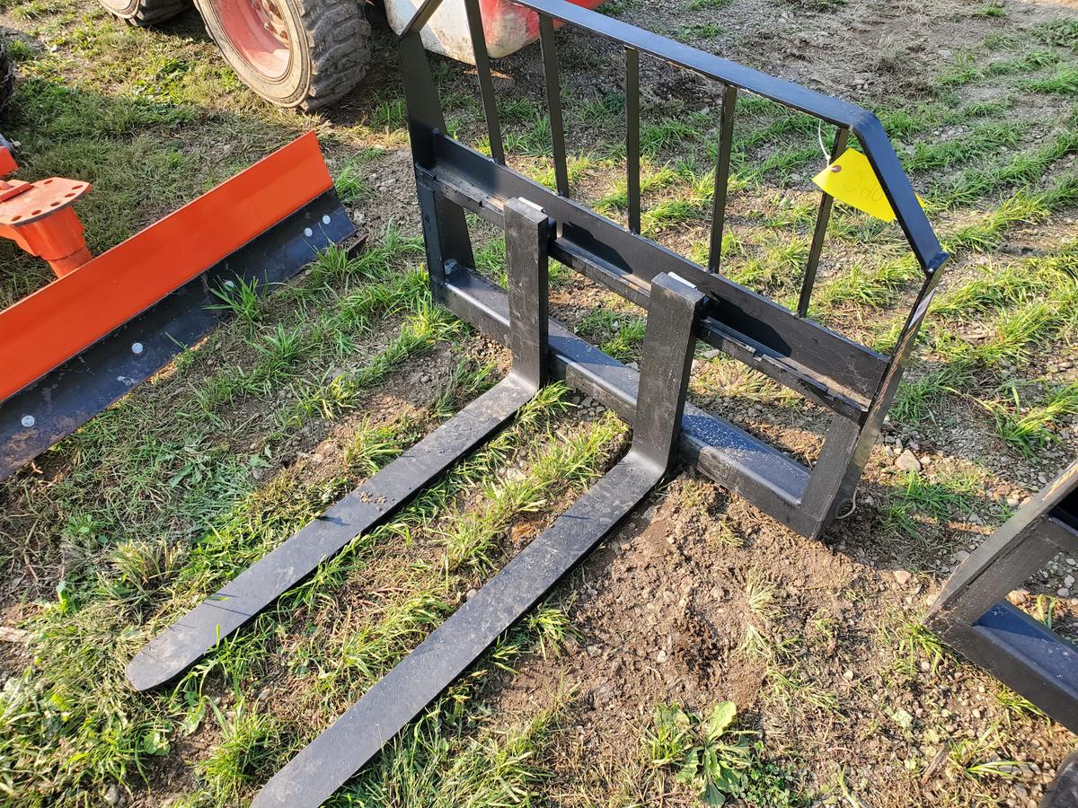 New Set Of Tomahawk Skid Steer 2800 Lb. 42" Pallet Forks