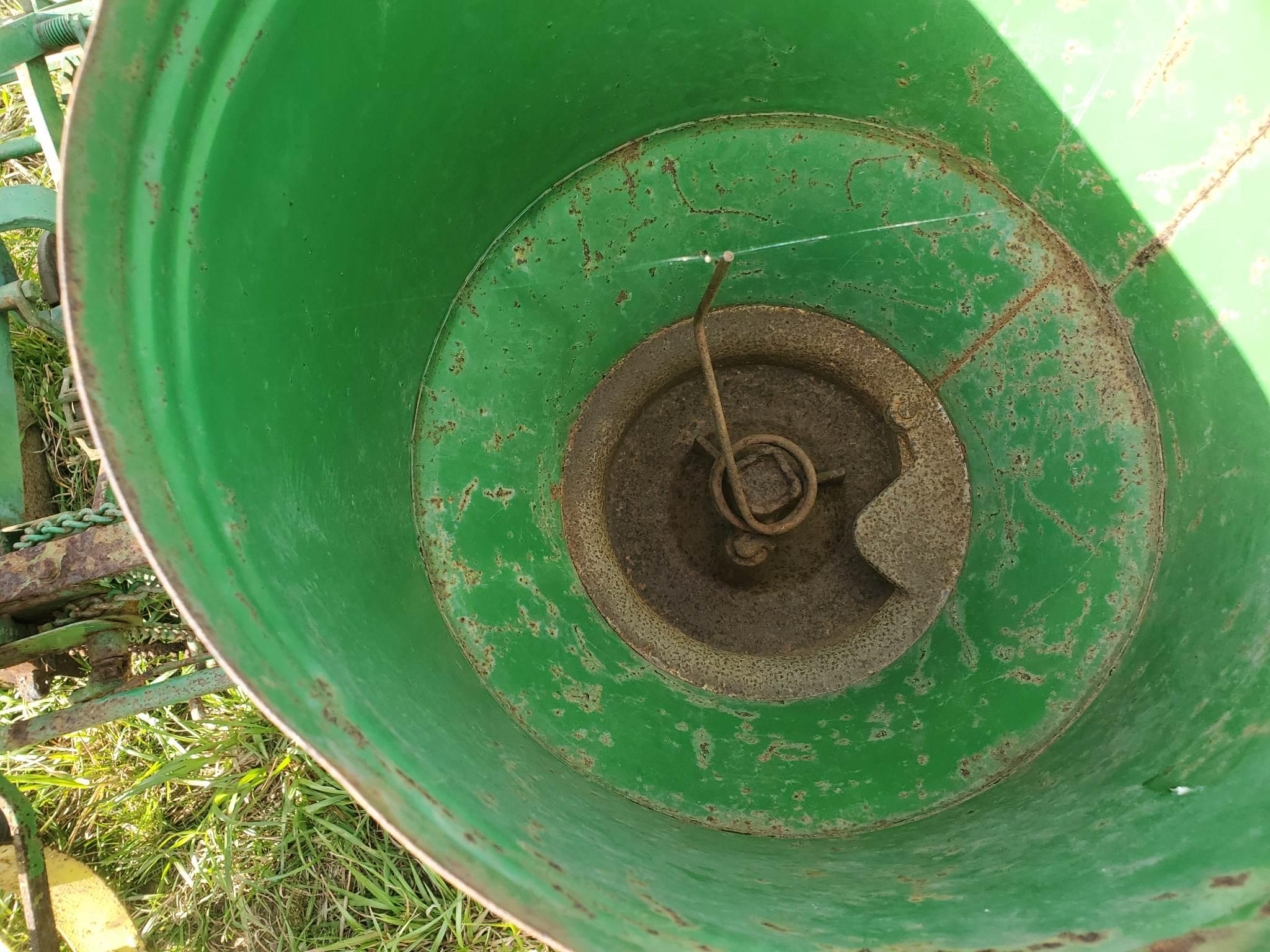John Deere 290  2 Row 38" Pull Type Corn Planter With Plates, Dry Fertilizer
