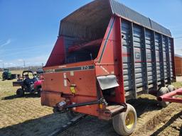 Gehl 970  16' Forage Box