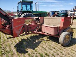 New Holland 311 Baler With Model 70 Thrower