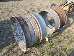 Pair Of Unverferth 16 X 34 T Rail Dual Wheels