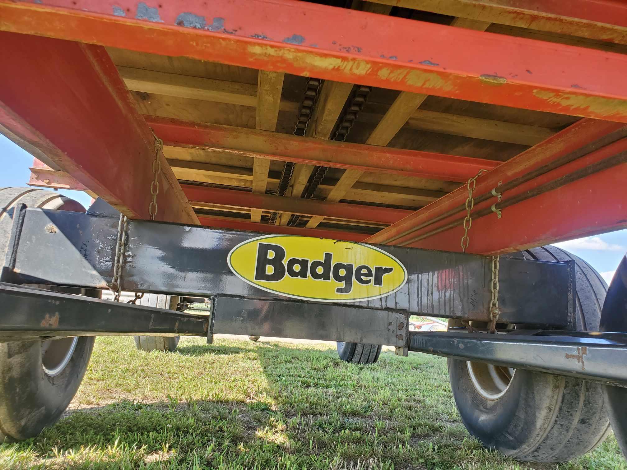 Meyer 3518 Rear Unload 18' Forage Wagon With Miller/Badger 14 Ton Tandem Gear