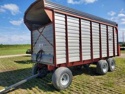 Meyer 3518 Rear Unload 18' Forage Wagon With Miller/Badger 14 Ton Tandem Gear