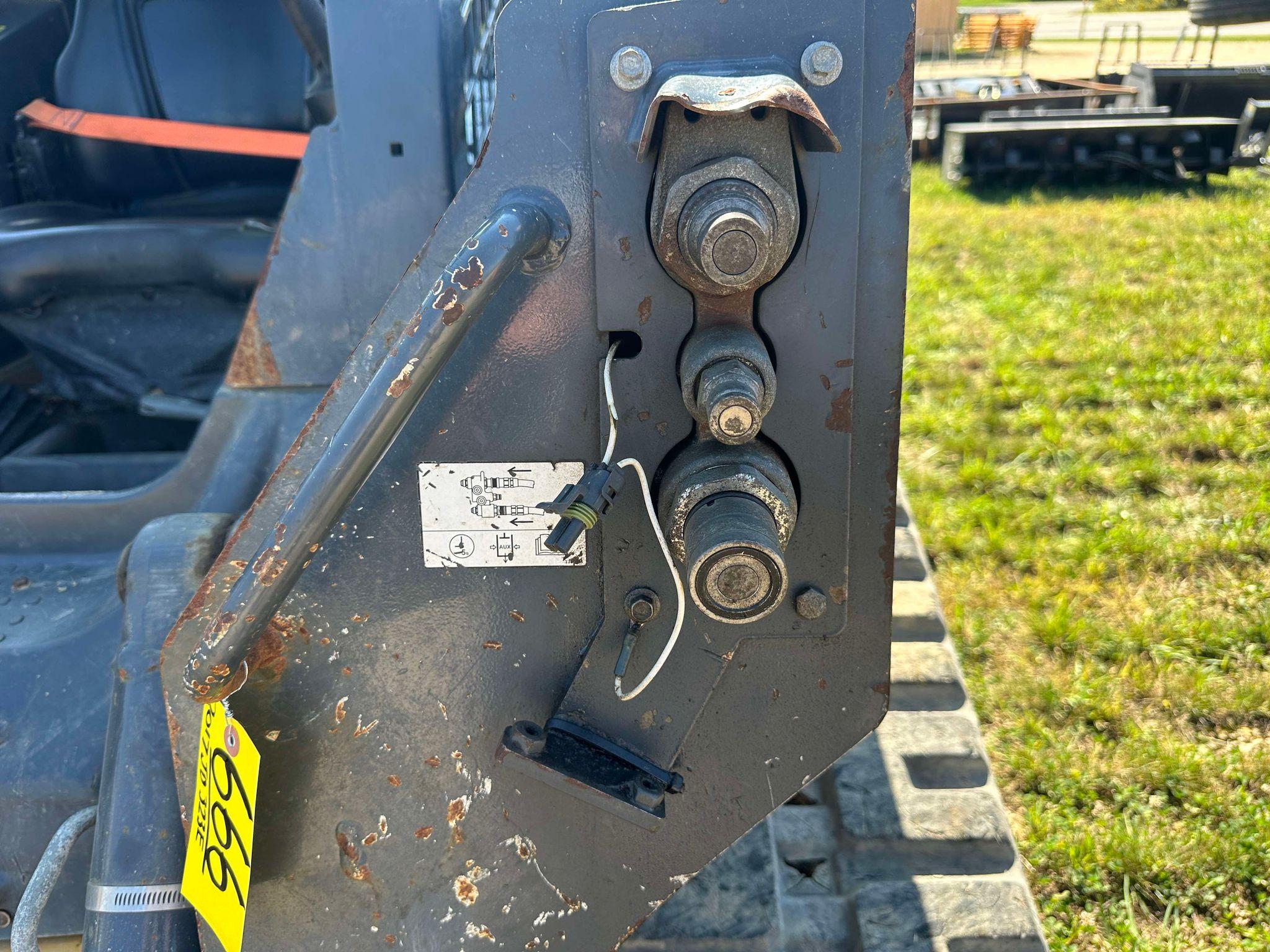 2017 John Deere 323E Track Skid Steer