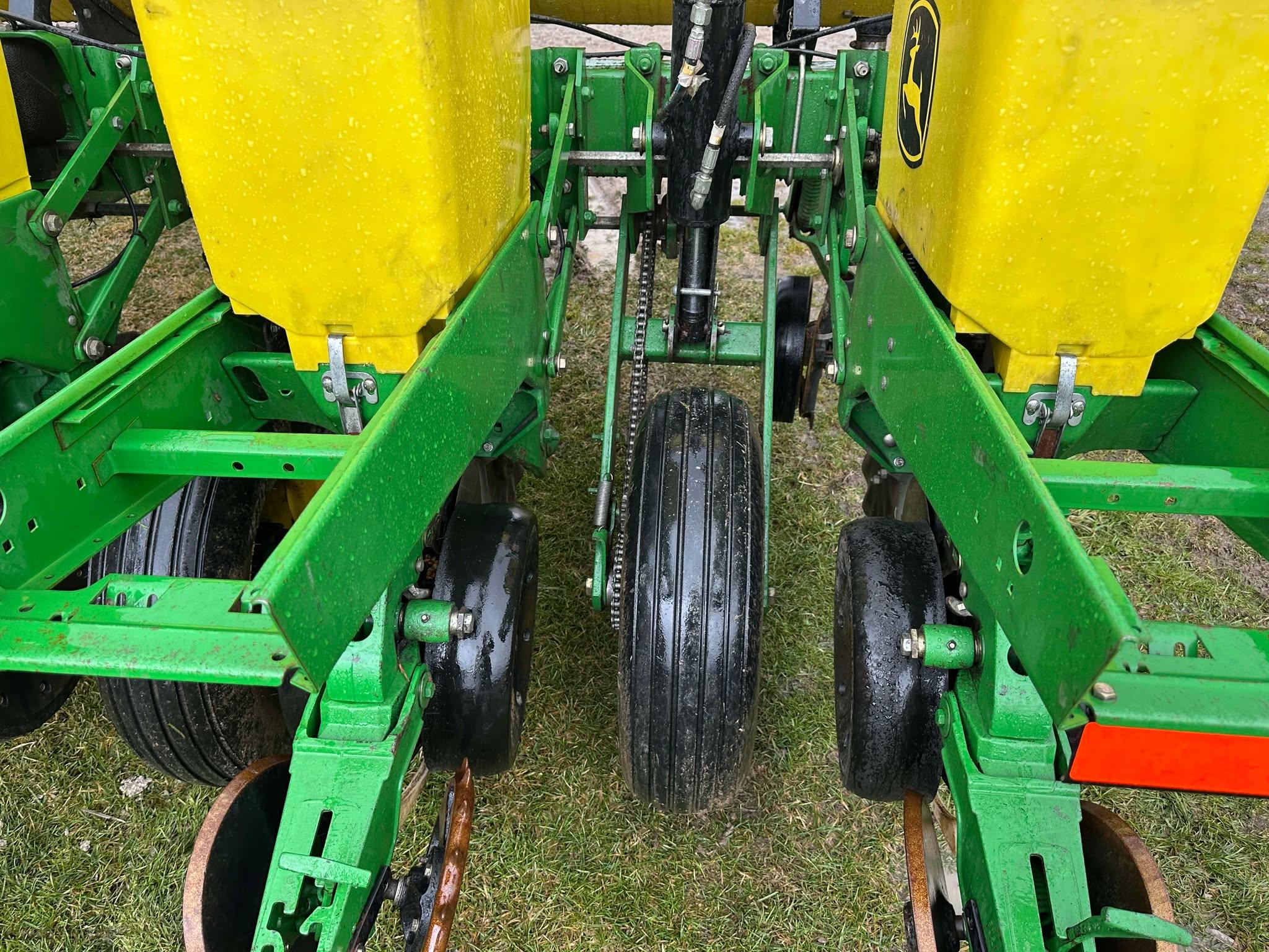 John Deere 1750 Conservation 6X30 No Till Planter