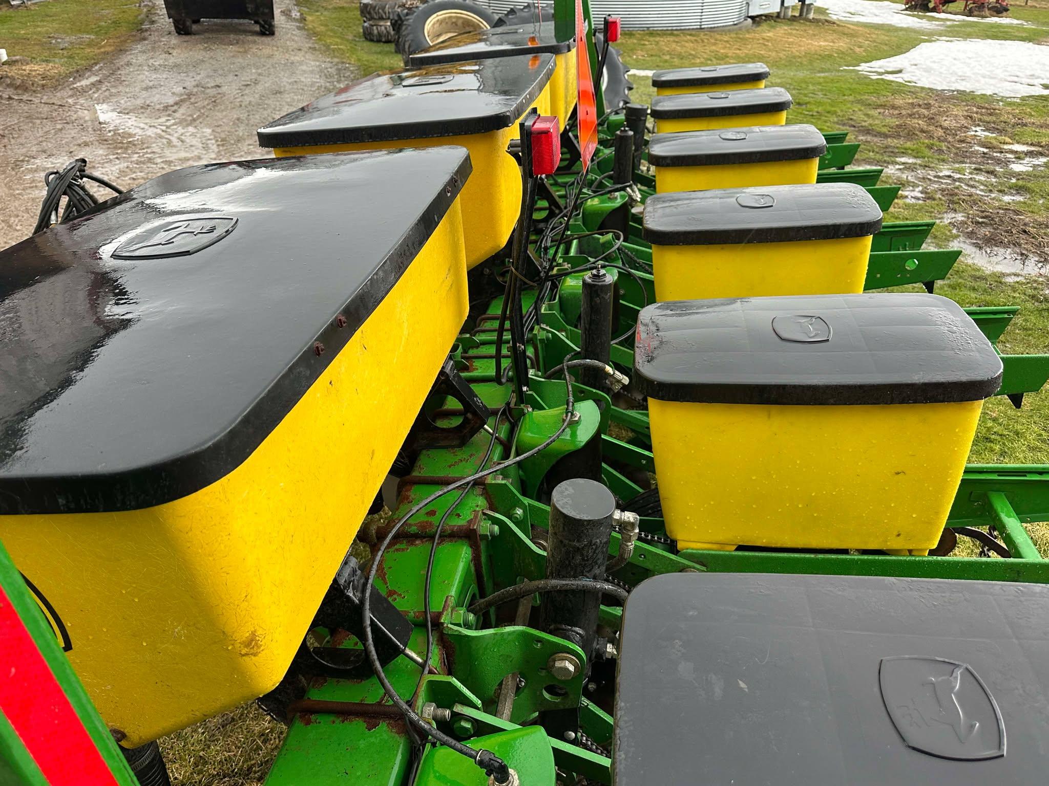 John Deere 1750 Conservation 6X30 No Till Planter