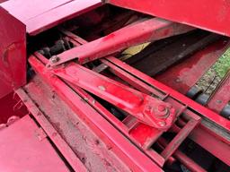 NH 273 Square Baler