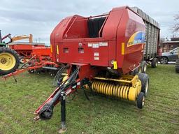 New Holland BR7060 Round Baler