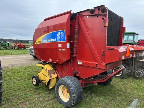 New Holland BR7060 Round Baler