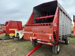 Gehl 980 16’ Forage Box