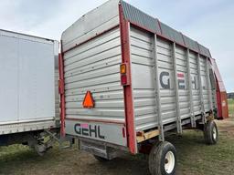 Gehl 980 16’ Forage Box