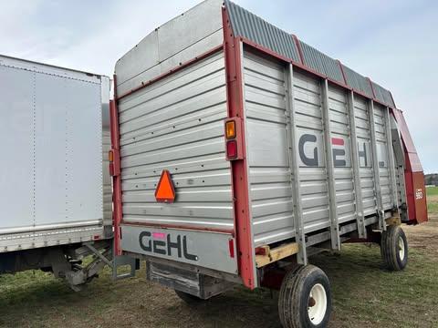 Gehl 980 16’ Forage Box