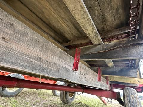 Gehl 980 16’ Forage Box