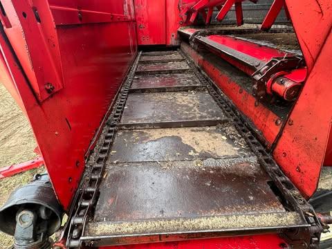 Gehl 980 16’ Forage Box