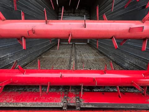 Gehl 980 16’ Forage Box