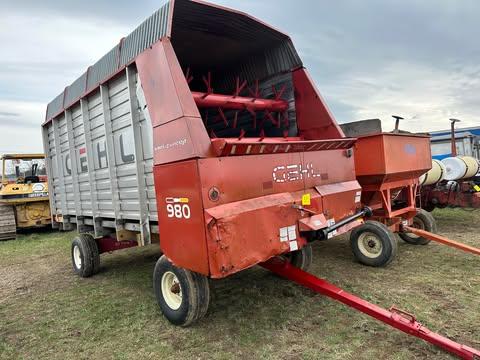 Gehl 980 16’ Forage Box