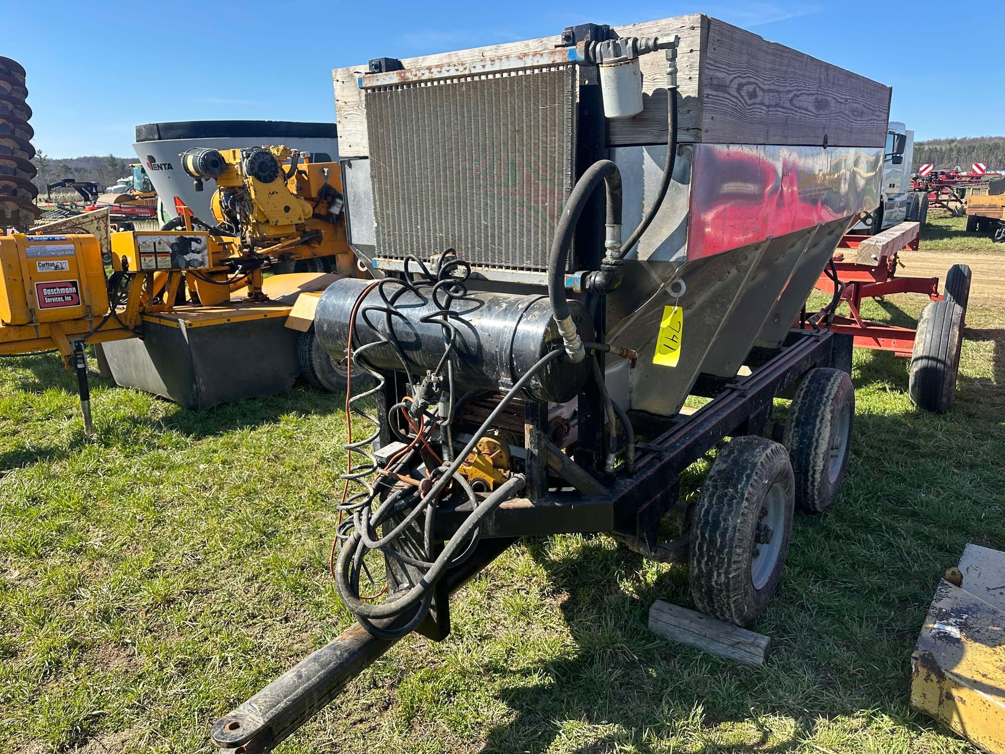 Down Easter Tandem Axle Lime /Fertilizer Spreader