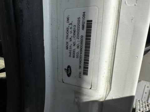 2006 Mack Vision Tandem Axle Water Truck