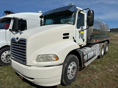 2006 Mack Vision Tandem Axle Water Truck