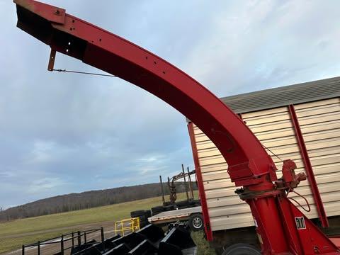 New Holland 790 Pull Type Forage Harvester