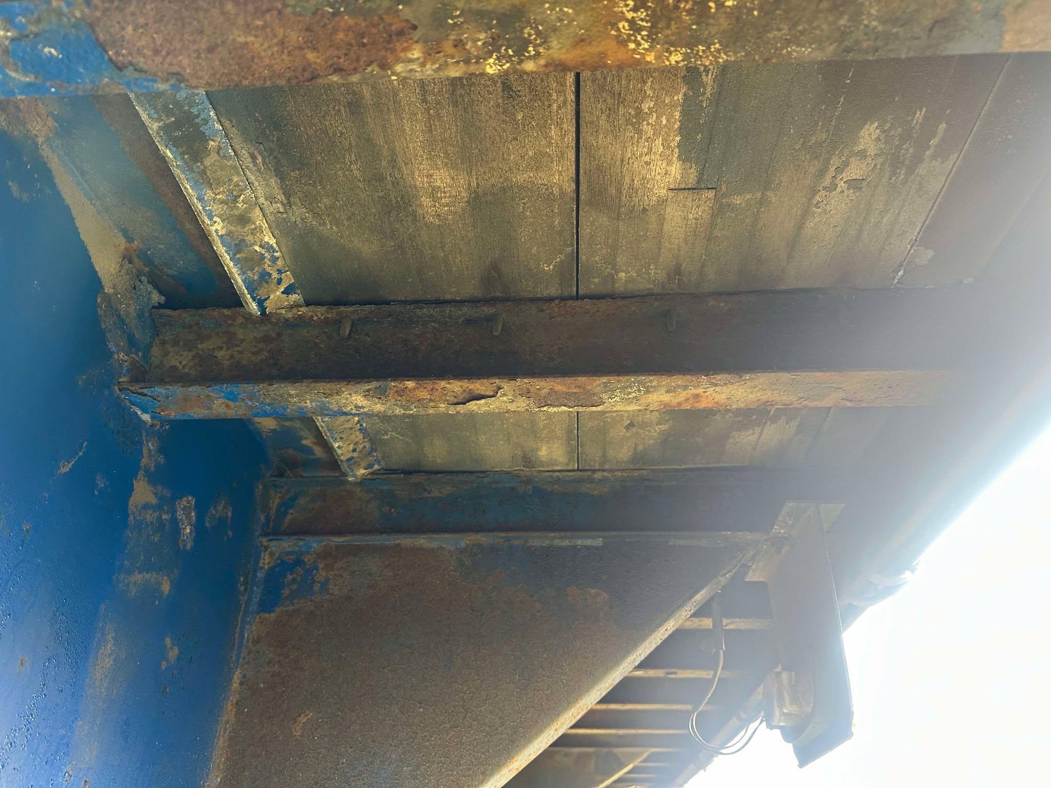 1995 Utility 48’ Curtain Side Trailer