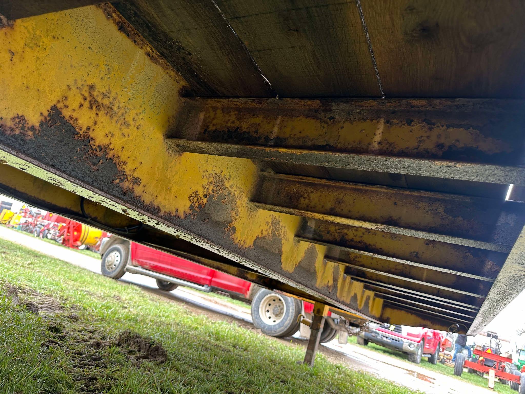 2005 Rolls Rite 25’ Tandem Axle Pintle Hitch Trailer