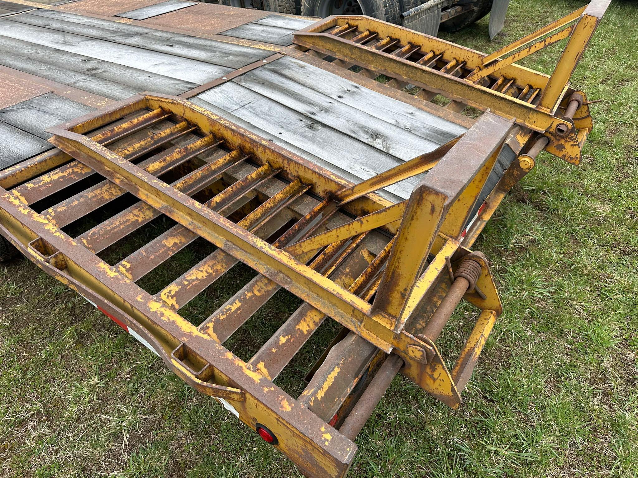 2005 Rolls Rite 25’ Tandem Axle Pintle Hitch Trailer