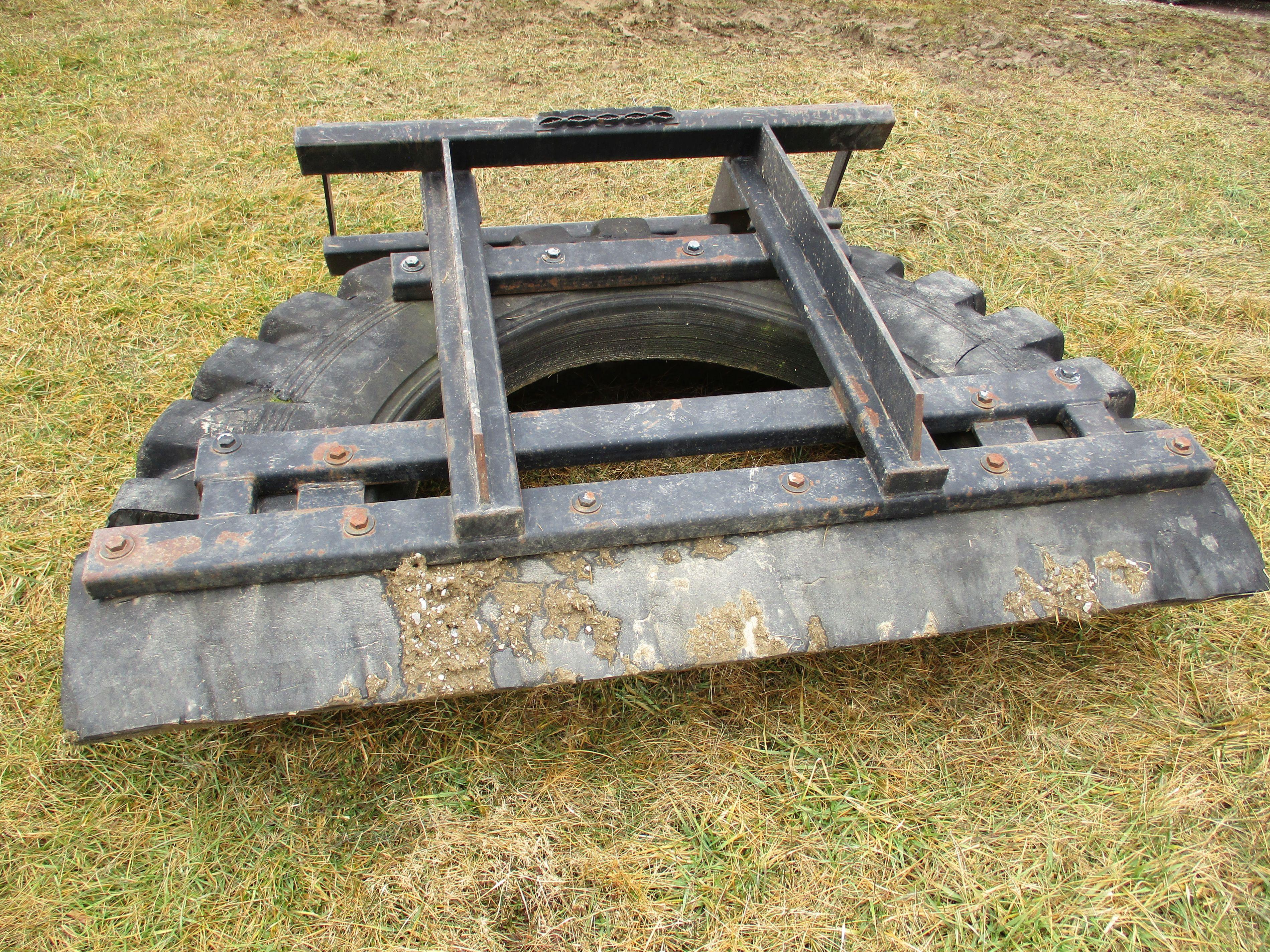 197 - SKID STEER MANURE SCRAPER