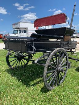 Buggy w/ wagon wheels