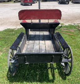 Buggy w/ wagon wheels