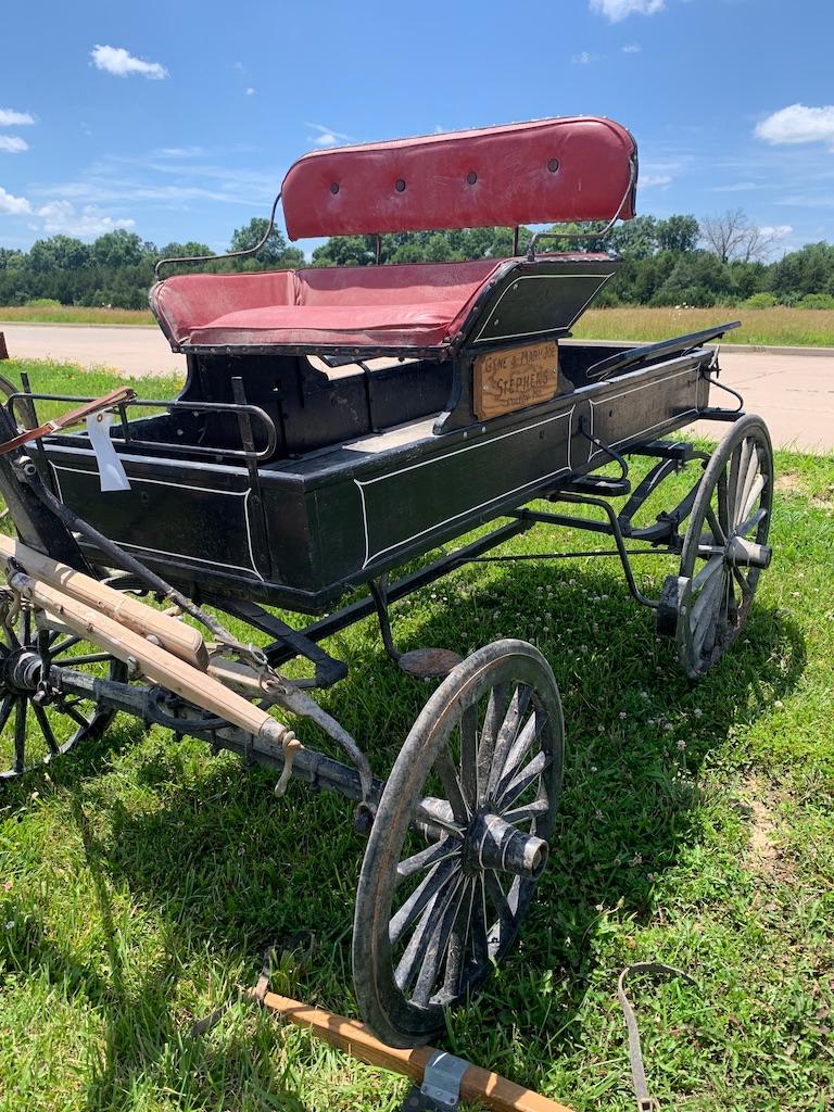 Buggy w/ wagon wheels