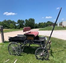 Buggy w/ wagon wheels